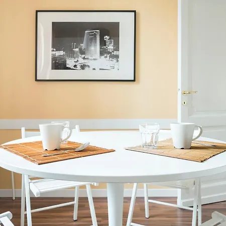 Apartment Plum Guide - Saltire Milan